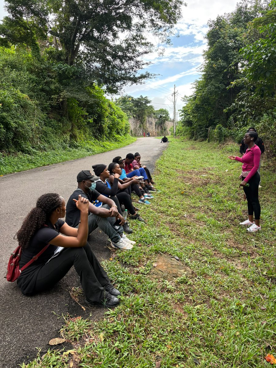 actions4dev's tweet photo. 🌍 SDG Solution Lab: Young People Turning Community Challenges into Solutions!

On 25 September, ADE brought together young people from across Yaoundé for a community jog, learning session and solution pitches focused on SDG 11: Sustainable Cities &amp; Communities. https://t.co/Birl3njJYC