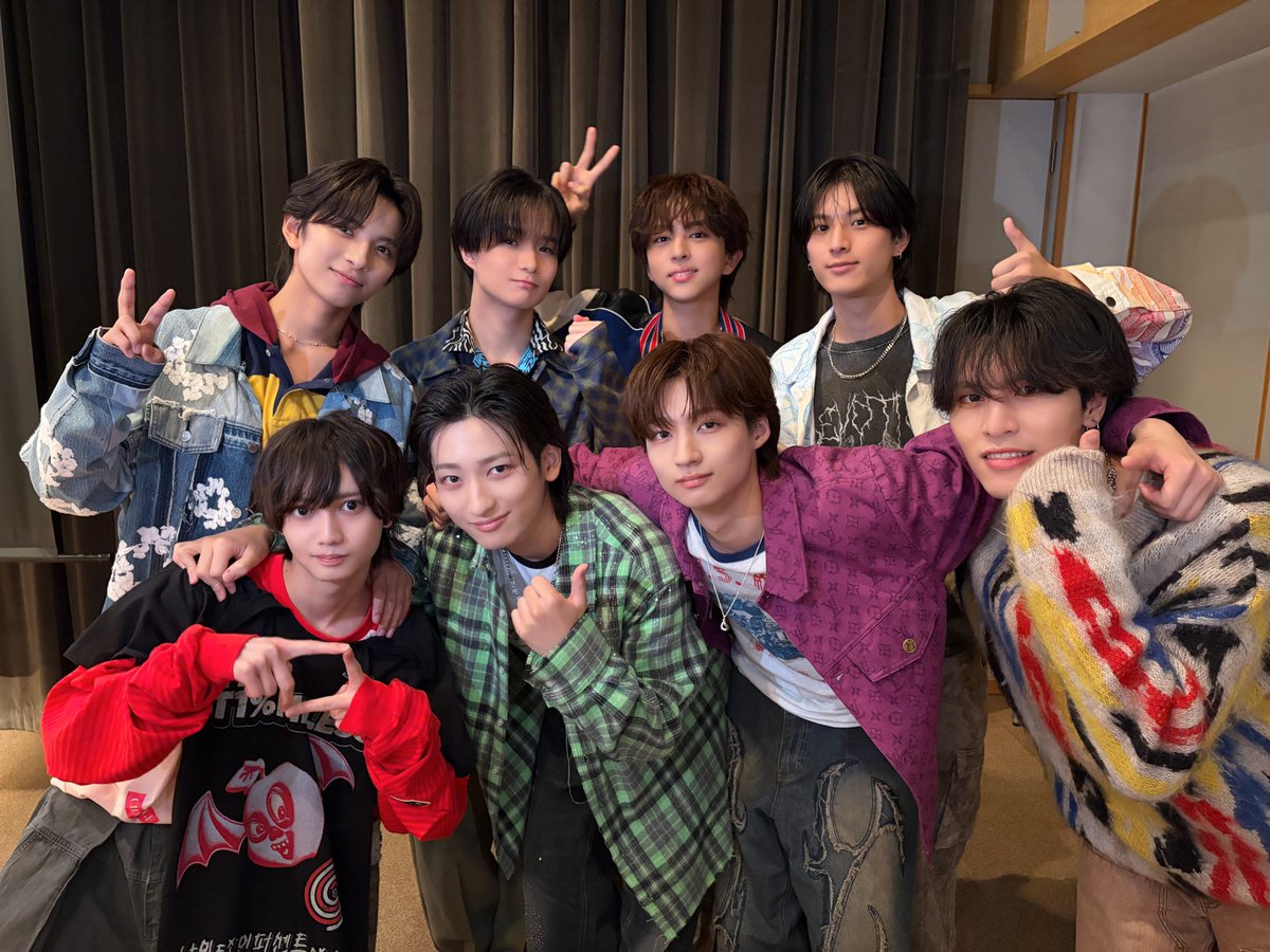 ICEx_official's tweet photo. ／
#文化放送 📻
『ICExの愛すべきラジオ』
初回放送 ありがとうございました！
＼

8人全員でお届け！🧊
わちゃわちゃ楽しい回となりました☺️

#あいすらじお で
たくさんの感想お待ちしてます！✨

▼メッセージ大募集中📩
icex@joqr.net

▼radiko配信はこちらから！
https://t.co/tDrt3k0y2F

▼QloveR会員限定アフタートークはこちらから！🍀
https://t.co/UzVPshxHGt

@icex_joqr
#ICExの愛すべきラジオ
#ICEx #COOLer #EBiDAN