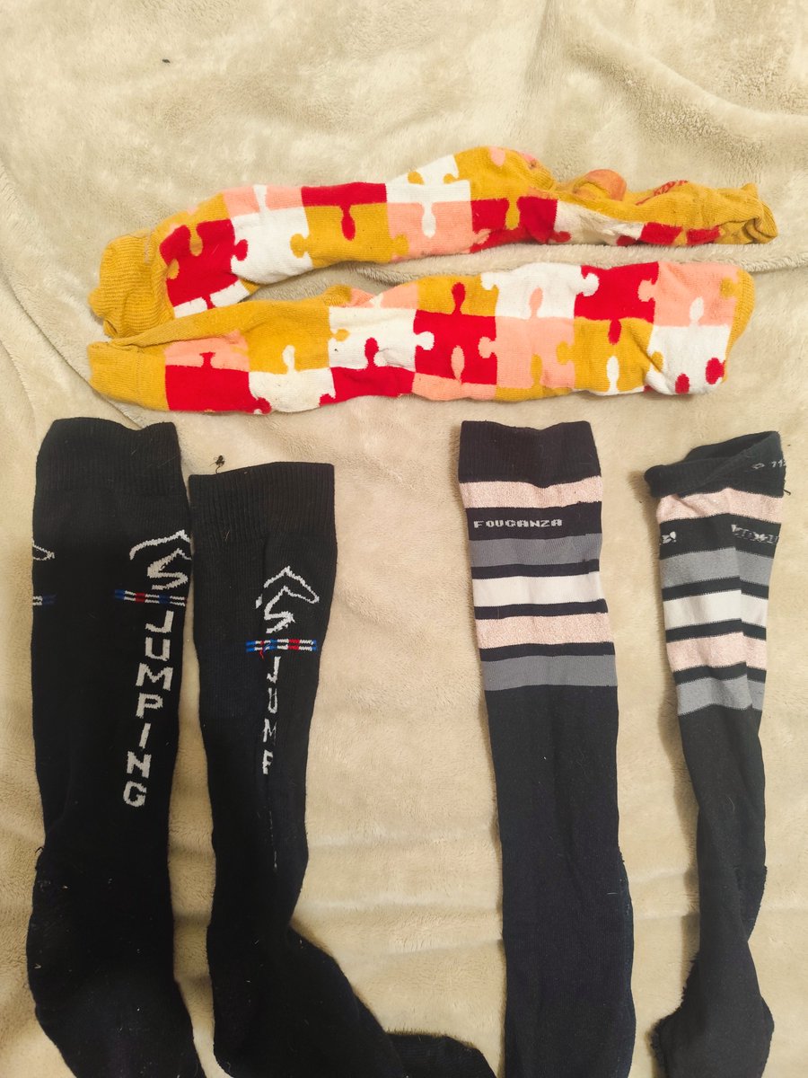 princesse_Irina's tweet photo. Les Chaussettes de votre Princesse sont a vendre 🚨🚨🚨
50€ la paire dépêchez vous !!! 🐎
#socks #chaussettes #feet #equitation #cavaliere #queen #femdom #findom #goddess #moneymiss #moneyslave #paypig #cashmeet #fetichiste #sugarbabie #sugardaddy #domina https://t.co/REHAZUExgB