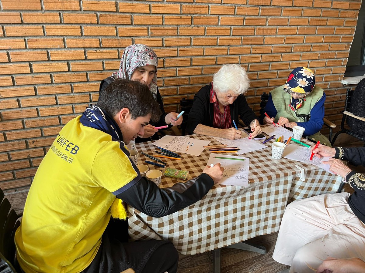 UFBBogazici's tweet photo. 1907 ÜNİFEB Boğaziçi Üniversitesi örgütlenmesi olarak 1 Ekim Yaşlılar Günü kapsamında huzurevindeki büyüklerimizle vakit geçirdik. https://t.co/ujn8O0pEVM
