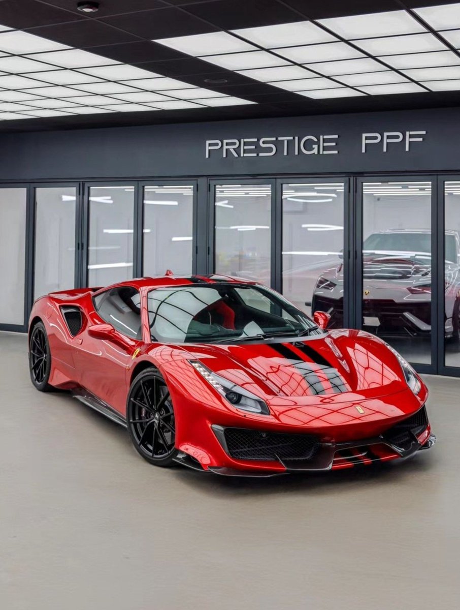streetjour's tweet photo. Ferrari 🤍 https://t.co/YM4xZYUSrB