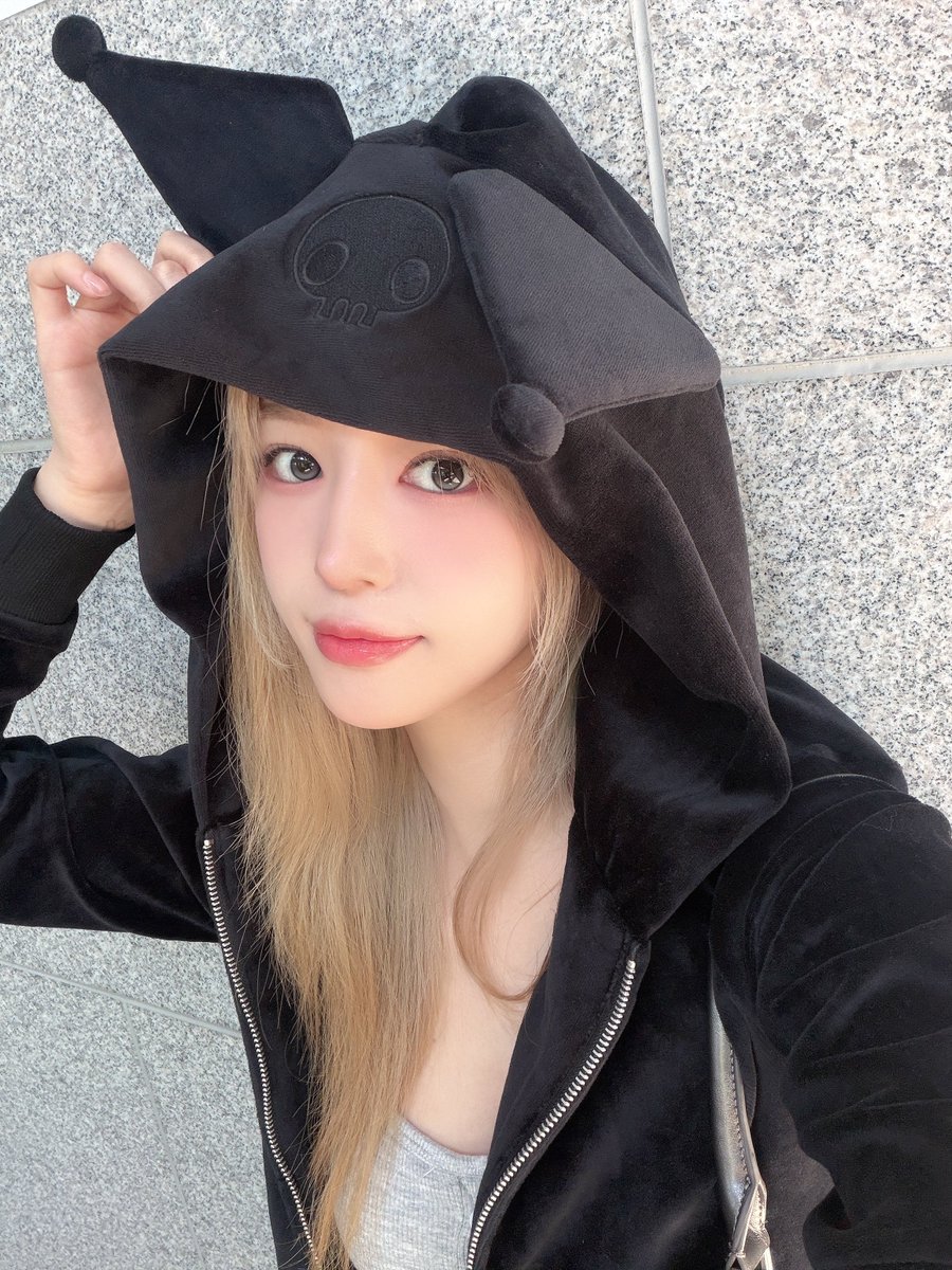 _yeha_y's tweet photo. 이제는 날이 조금 추워졌는뎅
구매했던 미쿠 피규어가 오늘 와줘서 ㅠㅅㅜ)
집이 따뜻하고 밝아졌답니당 헤헿😋😋💕 https://t.co/pYdJFE6jHc