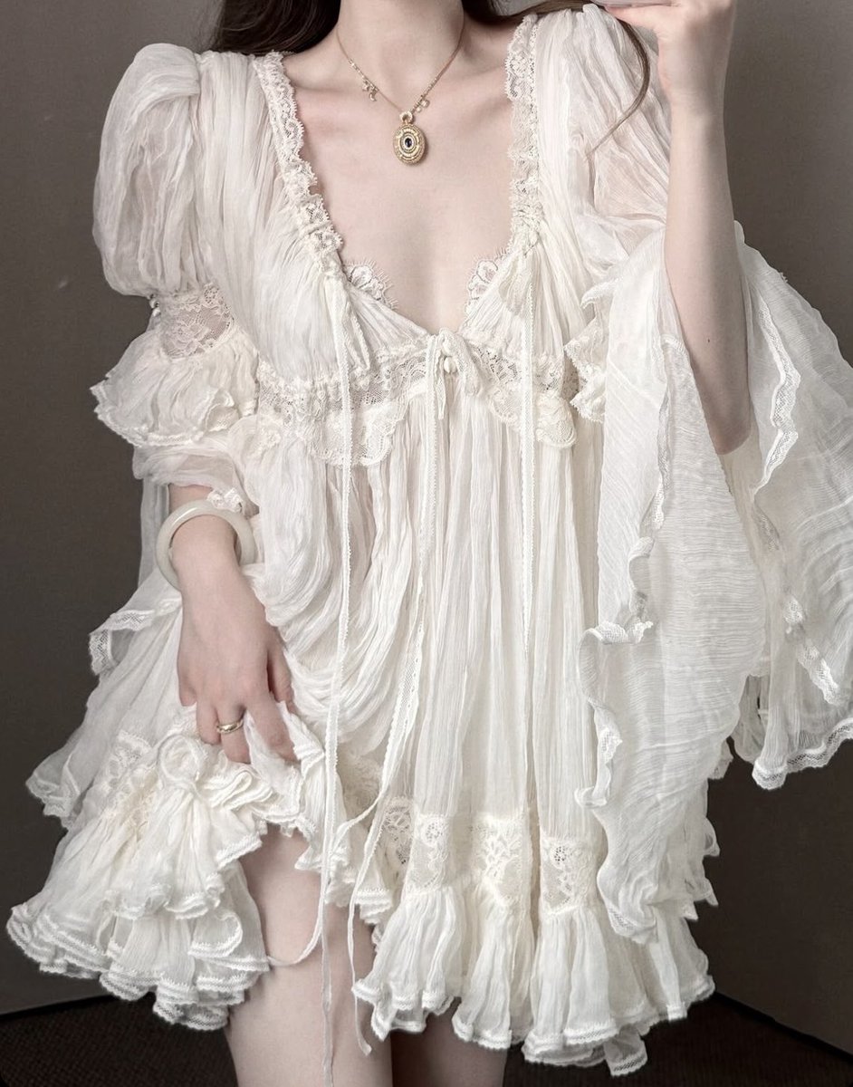 rosierpearl's tweet photo. this dress is so adorable and whimsical https://t.co/zcQAccF8hZ