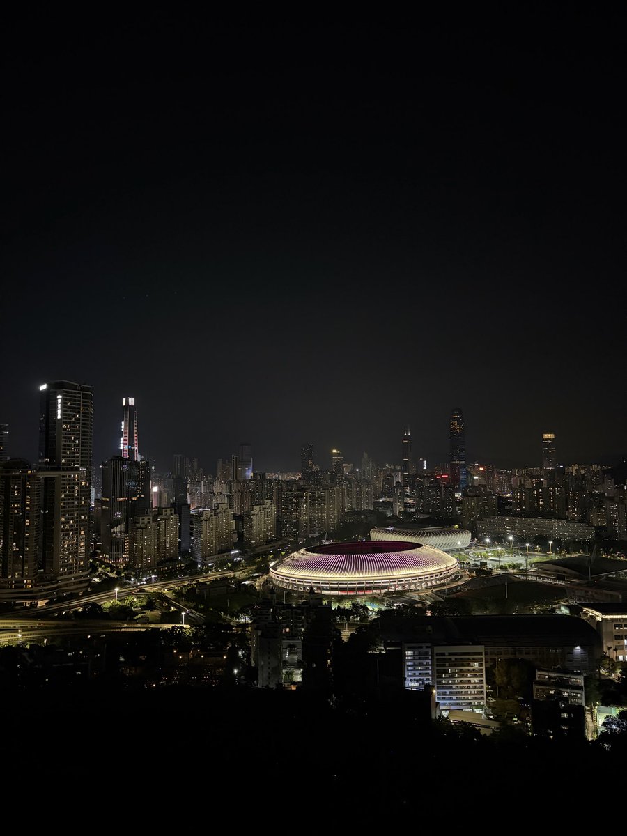 HexKarl's tweet photo. 刚才路过莲花山公园，广播一直在播，国庆期间没有无人机表演，好像今年国庆确实比较平淡，挺好 https://t.co/4i2QDbGYJU