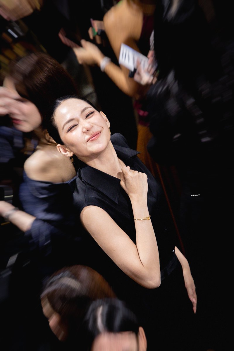 morina_ef's tweet photo. อ๋อยย ใจหนู ✨

BAZAARART2026 X BINT SIREETHORN
#BINTxBAZAARART
#Bintsireethorn https://t.co/QEwoHnxslT