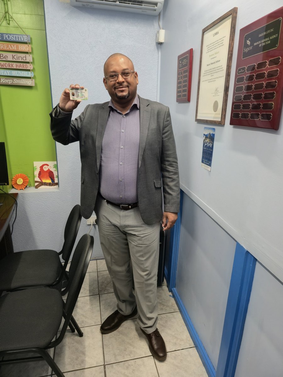 BrentonHilaire's tweet photo. I AM CONFIRMED. β
π©π²
ARE YOU?
#IAmConfirmed #AreYouConfirmed #DominicaVotes #GetConfirmed #YourVoiceYourVote https://t.co/2vyqR1MYeh