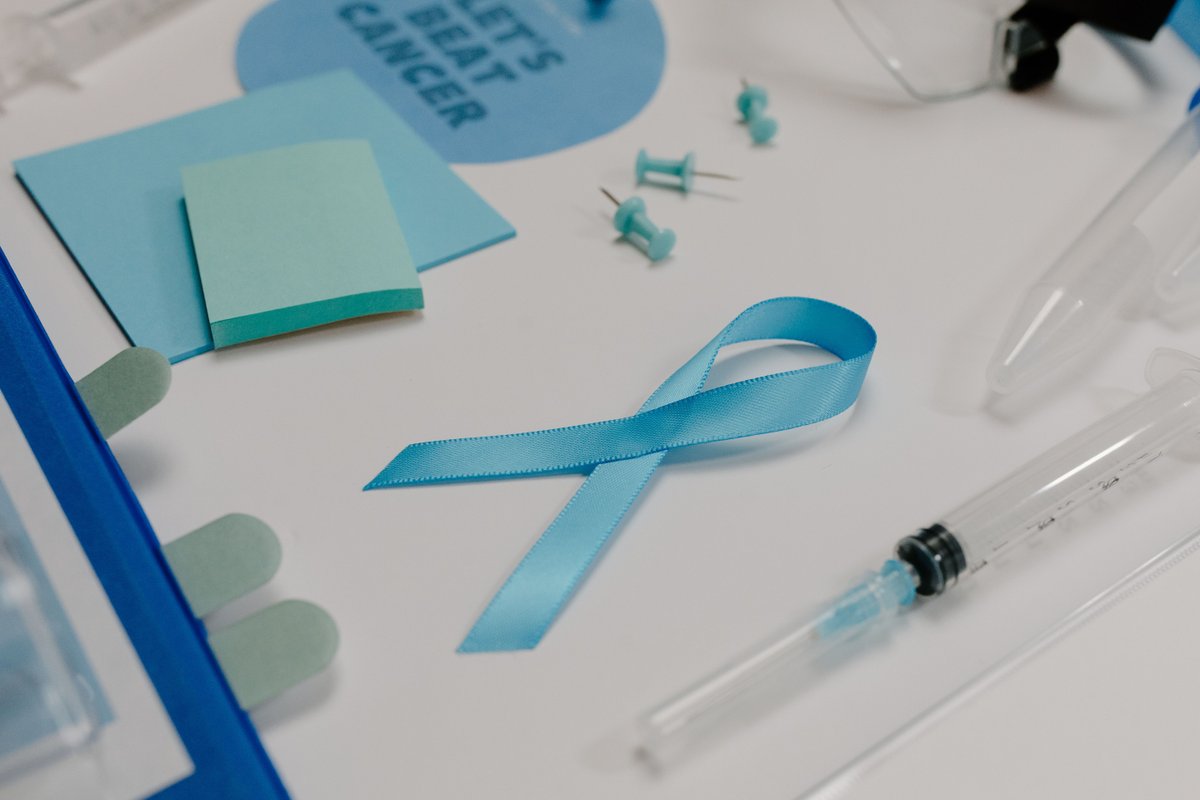 Elmedicoint's tweet photo. El 82 % de los enfermos de #cáncer presenta exceso de #peso 📊 🎗️
El #congreso SEOM 2026 coincide este año con los 5️⃣0️⃣ años de la Sociedad Española de Oncología Médica.
-
Te lo cuenta: @clarisssv.
[Un contenido de EMI a través de Univadis] ⬇️
https://t.co/cxJFIOk1IR https://t.co/zTARgy4BH0