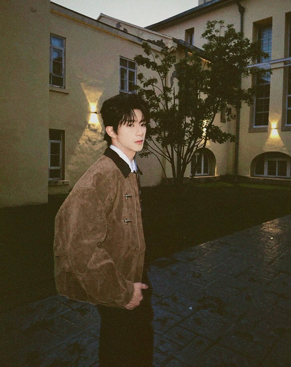 xo_LocKed's tweet photo. 261001 킹스턴 인스타그램
#億軒Kingston #Yixuan https://t.co/p3pnq3aOSs