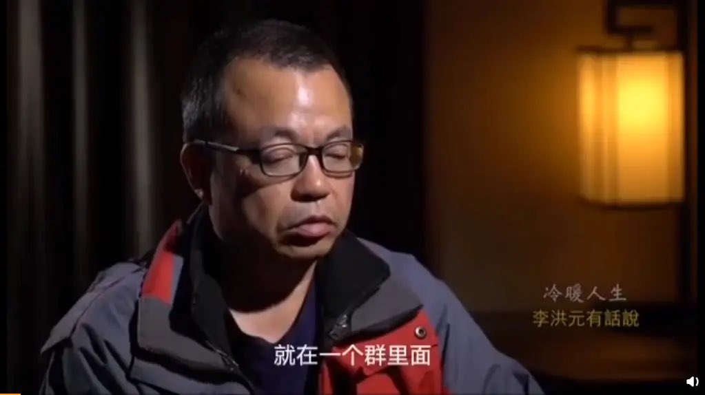 chakmillion's tweet photo. 很多人只记得华为被美国制裁，可能早就忘了当年还有一个轰动全网的“251事件”。

李洪元，在华为干了12年。

2018年1月离职时，他和公司谈妥了30多万元补偿。

钱到账后，华为方面报案，认为这笔钱涉嫌敲诈勒索。

然后，他被抓了。

这一关，就是251天。

幸运的是，李洪元当年留了个心眼，把和HR谈离职补偿的两个多小时录音完整保存了下来。

后来案件两次被退回补充侦查，最后检察院以“犯罪事实不清、证据不足”作出不起诉决定。

人出来以后，国家赔了他10万多元，还发函要求为他消除影响、恢复名誉。

在一家公司干了12年，一笔谈好的离职补偿，最后演变成刑事案件，人被关了251天，案件两次退回补充侦查，最终连起诉条件都没有达到。

华为后来公开回应，强调公司“有权利，也有义务”对涉嫌违法的行为向司法机关举报，并表示支持李洪元通过法律途径维权，包括起诉华为。

这件事过去这么多年，我现在想起来，还是觉得后背发凉。

职场里有些东西，真的别嫌麻烦。

谈钱、谈离职、谈补偿，聊天记录、录音、转账凭证，能留的一定要留。

李洪元当年那段录音，最后真的救了他。

也正是因为这件事，我对华为的好感就无了。

一家公司再大、技术再强，和一个干了12年的老员工走到这一步，也很难再让人心生好感。