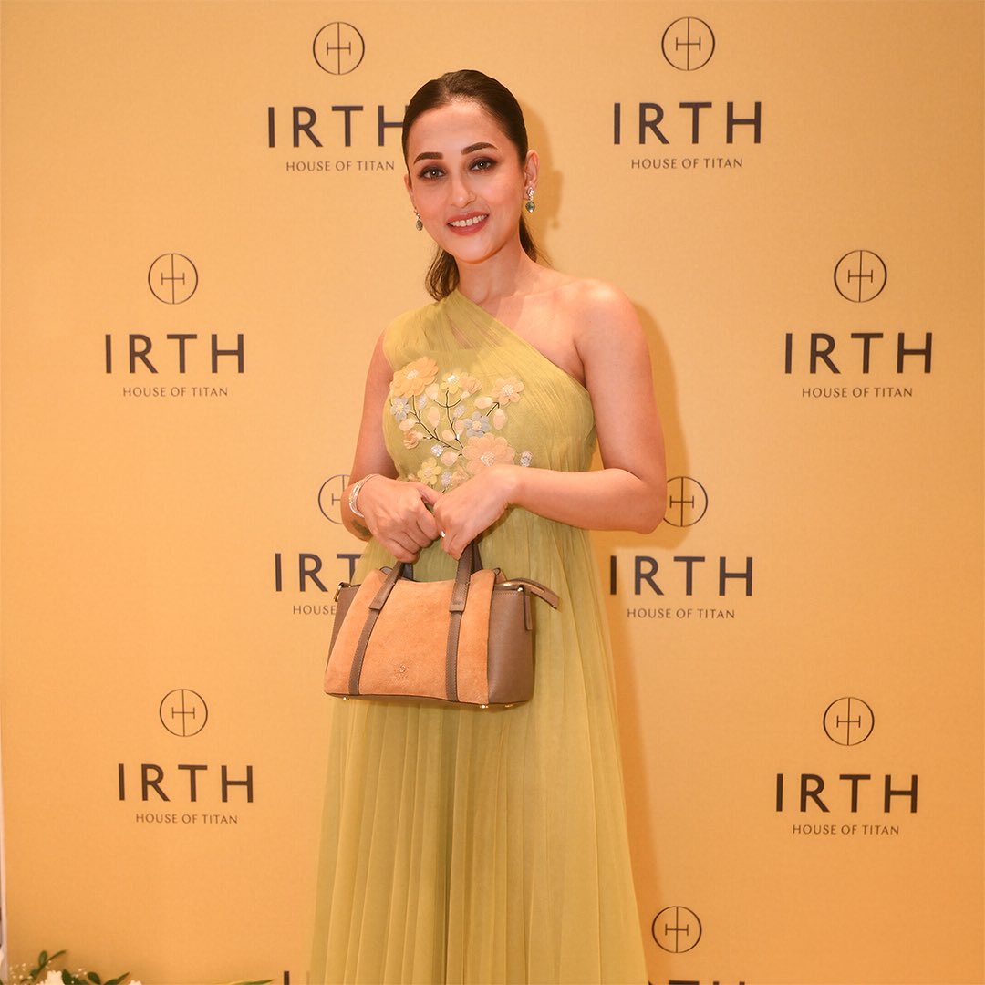mimichakraborty's tweet photo. Welcome to Kolkata, IRTH! 🤍

The first IRTH store in Kolkata is now at South City Mall, one of Kolkata’s most loved shopping destinations.

I’m incredibly proud and elated to be associated with House of Titan and IRTH and to be a part of this beautiful new chapter in Kolkata. https://t.co/yqF3OuBVmr