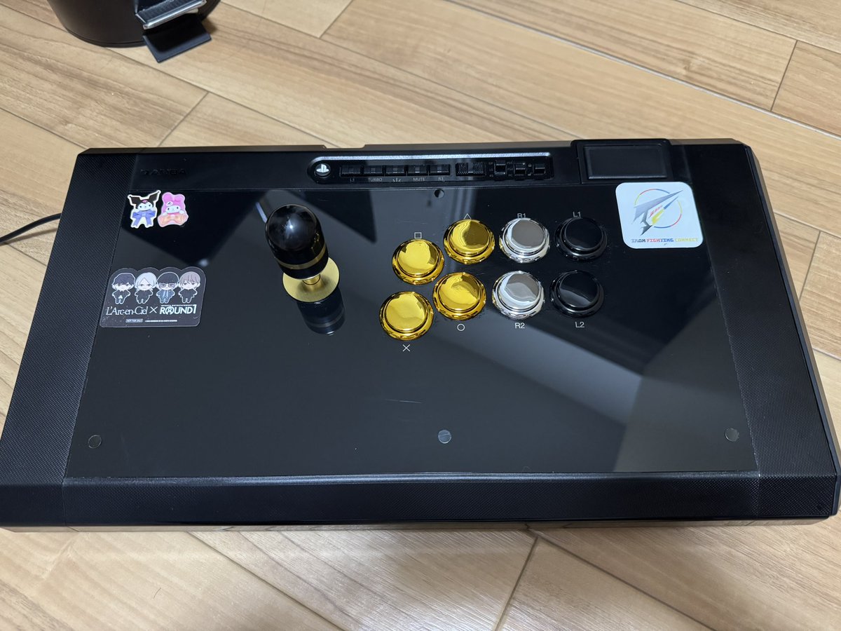 MACKYEILEEN's tweet photo. 岡山タクティカルゲーミングさん@GAMING_okayama からオブシディアン2用コンパクトサイドパーツを購入させていただきました✨
デカい本体をコンパクトにしてくれる！
しかもtype-c脱着式になってる！
アケコン側からコードが出ないので持ち運び便��✨ https://t.co/d3Wj6CzZGH