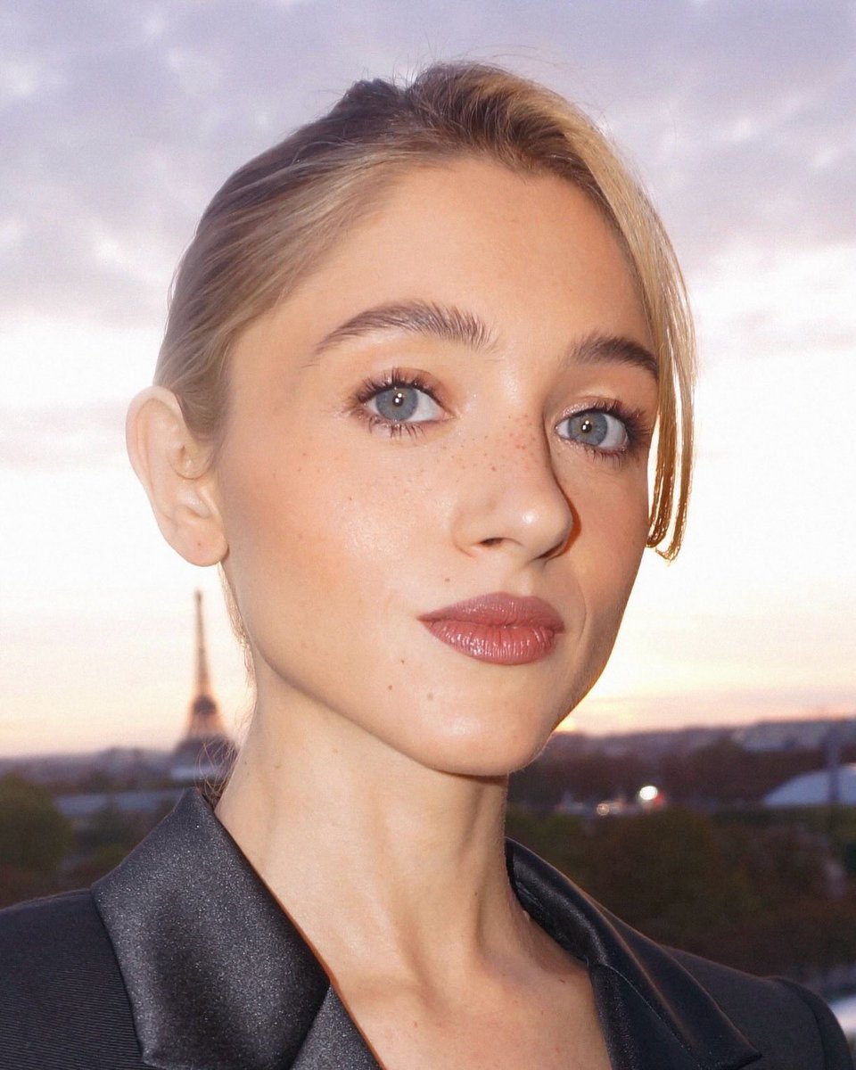 saintmalosunset's tweet photo. more photos of natalia dyer in paris for YSL https://t.co/DZ6JrPqxbp
