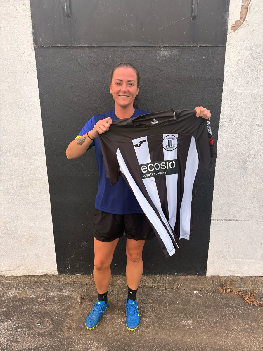 Gregsonladies26's tweet photo. 🖤🤍 NEW KIT. NEW SEASON. NEW SPONSOR. 🤍🖤

Some of our ladies showing off the new kit and our brilliant sponsor for the 2026/27 season! ⚽️🔥

A huge thank you to our sponsor for supporting the team — we really appreciate it! 🫶🏻 https://t.co/yV8G8aC4be