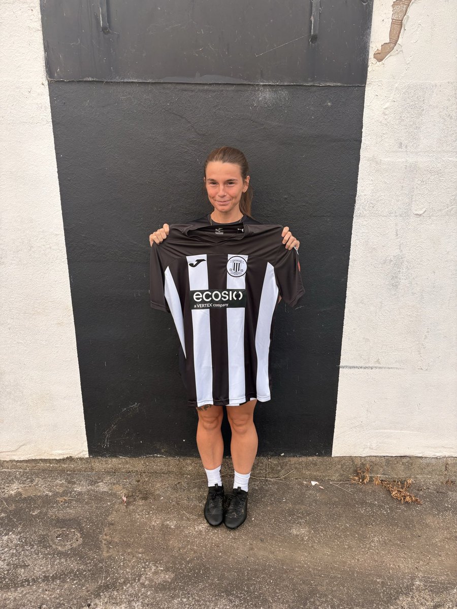 Gregsonladies26's tweet photo. 🖤🤍 NEW KIT. NEW SEASON. NEW SPONSOR. 🤍🖤

Some of our ladies showing off the new kit and our brilliant sponsor for the 2026/27 season! ⚽️🔥

A huge thank you to our sponsor for supporting the team — we really appreciate it! 🫶🏻 https://t.co/yV8G8aC4be