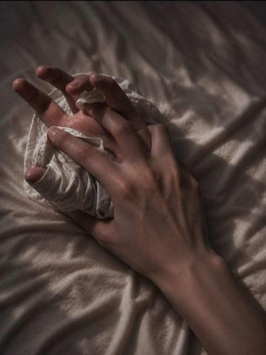 AprylParod3bhu's tweet photo. Photo by Codes Windi on September 5, 2026. May be an image of a bandage and text. https://t.co/WMq1Re2Y8g