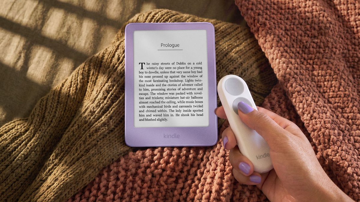 BlogNTMedia's tweet photo. 📖✨ Lire au chaud sans bouger les bras ! Amazon dévoile le Kindle Click, une petite télécommande sans fil pensée pour tourner les pages de sa liseuse à distance. Découvrez l'accessoire ici 👇

https://t.co/lmVbBadBcm 

#KindleClick #AmazonKindle #Ereaders https://t.co/nCOMGAb2mJ