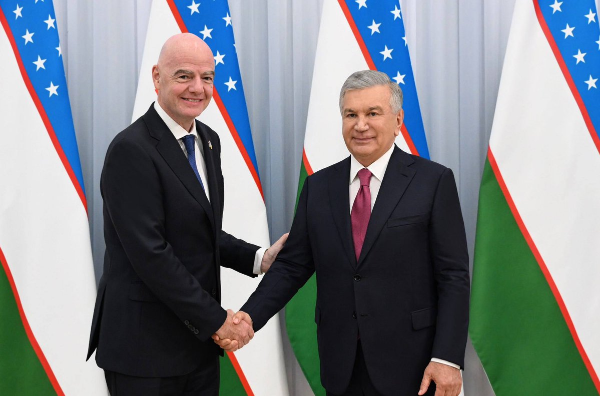 fifamedia's tweet photo. Gianni Infantino meets President Mirziyoyev and launches FIFA Arena on Uzbekistan visit 🇺🇿⚽

🗞️🔗➡️ https://t.co/IEd81qfZkB

#U20WC | #FIFAArena https://t.co/MQKRQ950AB