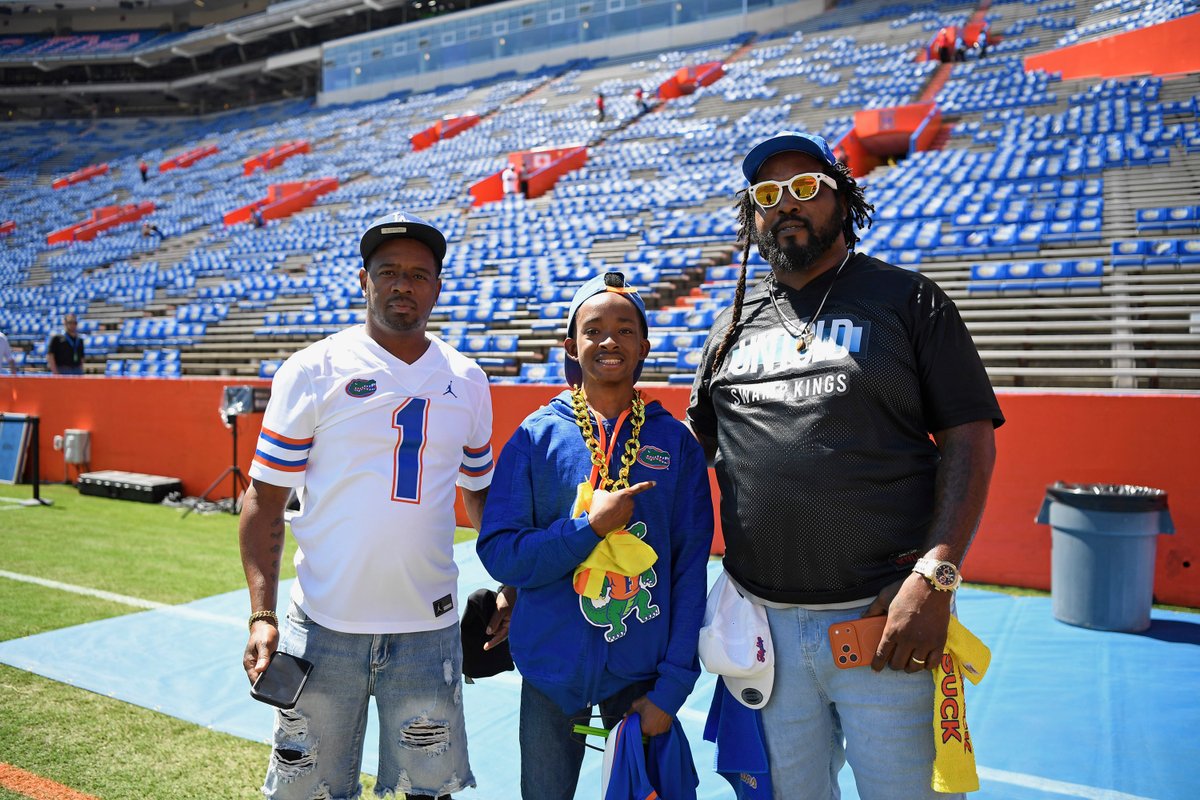 caroline_ewalsh's tweet photo. Despite never stepping foot in Gainesville, @kingshaad19 became a superfan during the Kyle Trask and Kyle Pitts era.

With the help of '06 National Champion @FAMOGANG365, Rashaad Walker and his dad experienced The Swamp in its entirety against Ole Miss.

More on Walker's trip to Gainesville: https://t.co/IA7T9oiwRp
