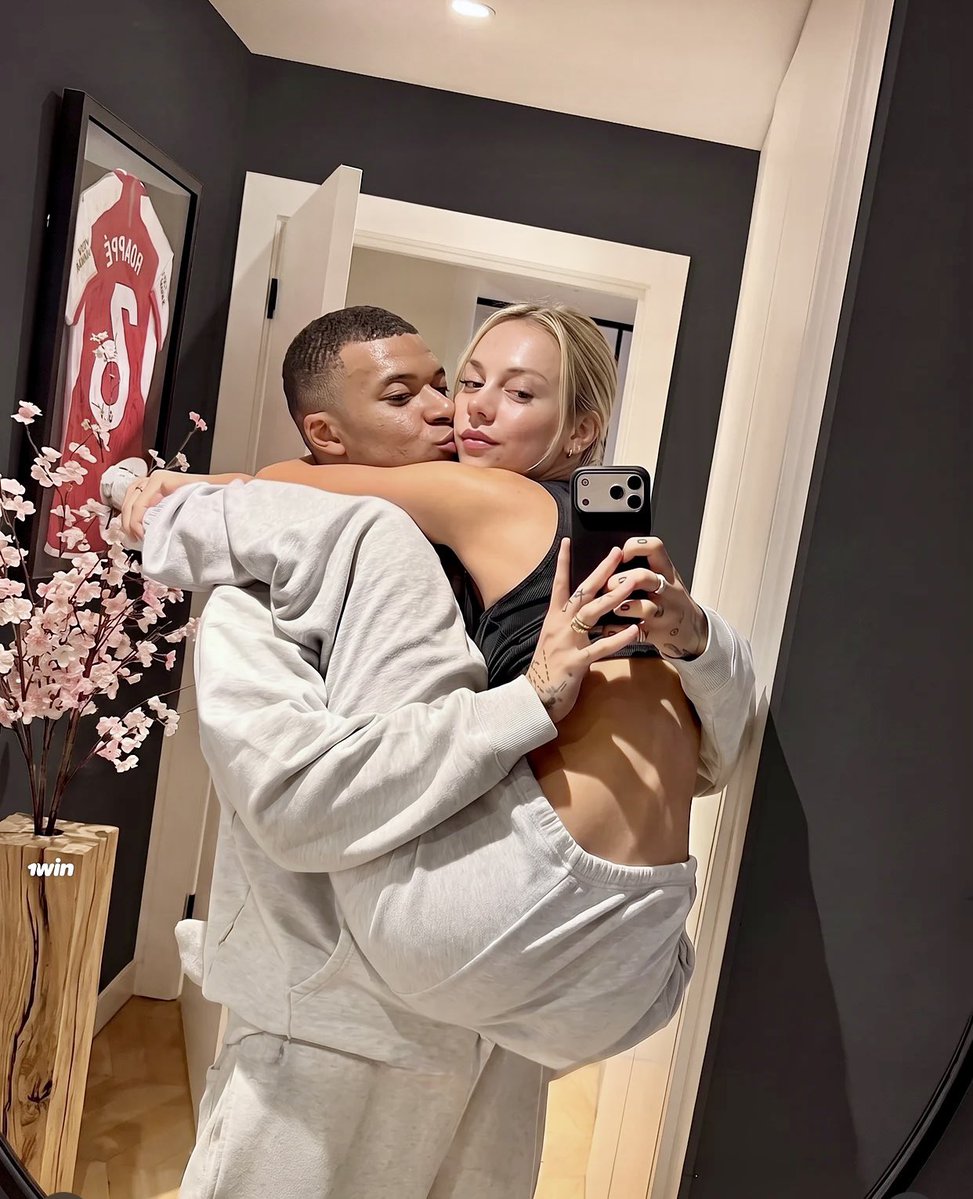 BahityaRonaldo's tweet photo. Kylian Mbappe with his girlfriend Ester Exposito❤️ https://t.co/ZDxnpnRsvs