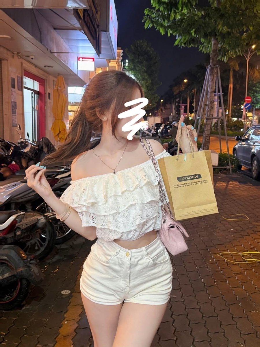 VioletHosfptiv's tweet photo. ป้ายยาสายรีบตอนเช้า ตัวนี้เกลี่ยง่าย ใช้แล้วไม่ต้องเสียเวลานาน ได้เลย
🌤️ ครีมกันแดดเนื้อซูเฟล่ บางเบา คุมมันนาน ✨
สัมผัสนุ่มละมุน เกลี่ยแล้วกระจายทั่วผิวได้ง่าย เหมาะกับการหยิบใช้เป็นประจำในตอนเช้า
ลายย: Ppkk_074

รับงานเชียงใหม่
#รับงานเชียงใหม่ 
#เชียงใหม่ 
#สาวสองเชียงใหม่ https://t.co/Q41NccREr6
