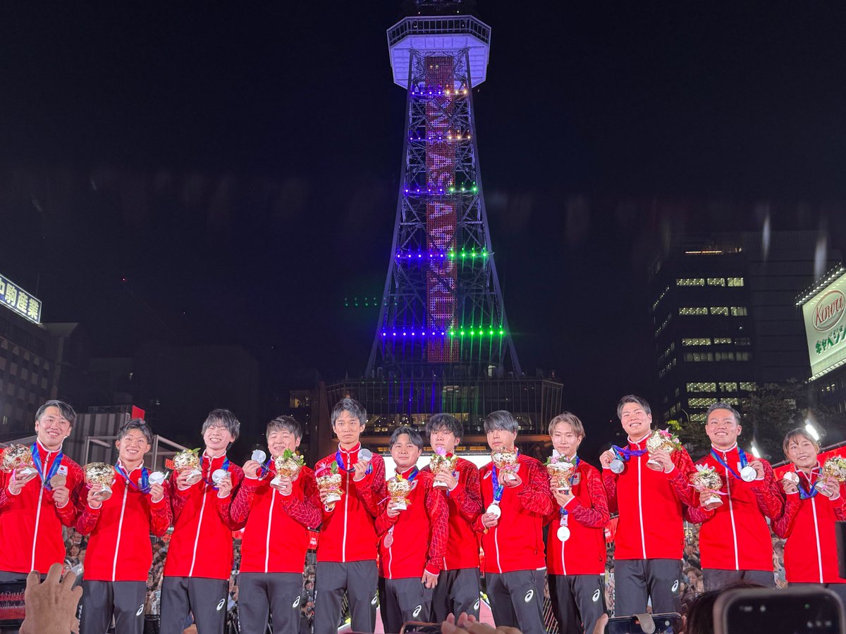 JeSUofficial's tweet photo. 🏆愛知・名古屋アジア大会/eスポーツ
#第五人格 で🥈銀メダルを獲得した粟田選手、上仲選手、神谷選手、小沼選手、前田選手、上村選手、大山選手が #メダリストセレブレーション に参加しました
応援ありがとうございました😊✨

#TEAMJAPAN
#ともに一歩踏み出す勇気を
#愛知名古屋2026
#OAW https://t.co/h4UyyJBIec