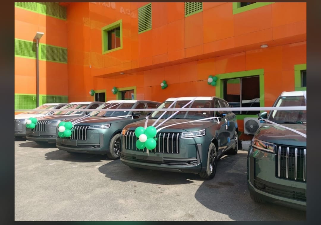 lagostelevision's tweet photo. Bariga LCDA equips Councillors, Community Associations with official Vehicles 

#BarigaLCDA #CommunityAssociations #thevoiceoflagos 
https://t.co/jQgN5rlqJK https://t.co/OLzTBJsv6o