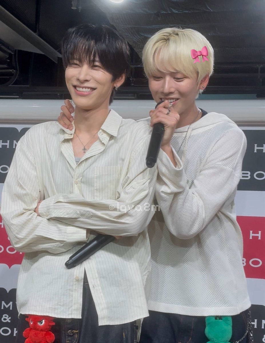 lqva2m's tweet photo. 26.09.28

귀여운 미소ㅎㅎ ❤️💚

   #OVUS #오버스 https://t.co/lsiwfRD02w