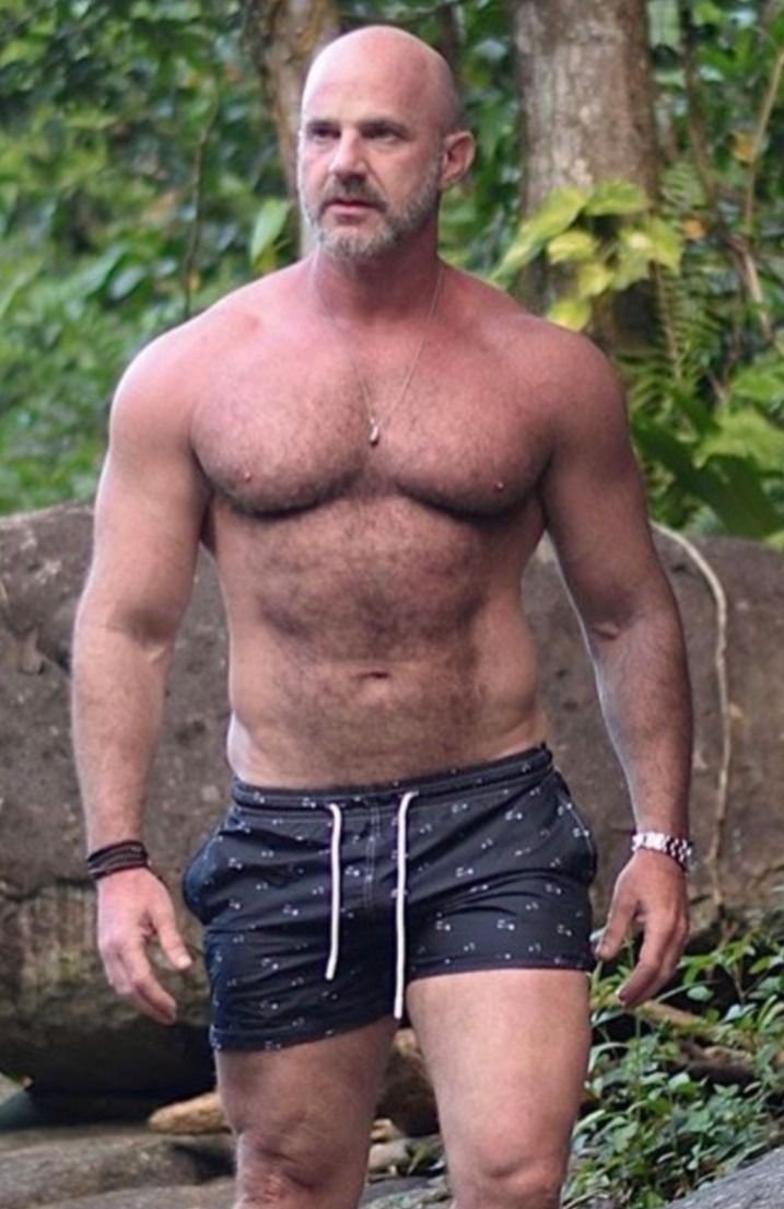 ram_mles_prez's tweet photo. Handsome hot Daddy https://t.co/eBFxue17DI