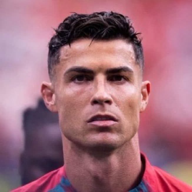 VerseNewsOnline's tweet photo. 🚨🇵🇹 Cristiano Ronaldo 𝐍𝐄𝐕𝐄𝐑 asked to play 𝐄𝐕𝐄𝐑𝐘 game for Portugal ❌

The agreement was he would play 2/4 games this break and he agreed to this without problem.

The issue was Jorge Jesus then saying he's going to play in the next two games and then changing his mind. https://t.co/prlYprPVAd
