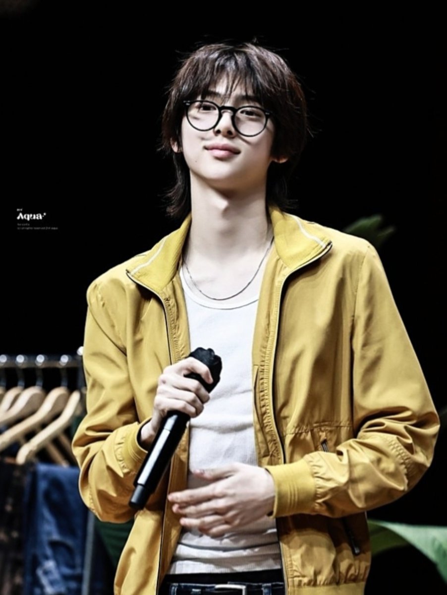 jjuwche's tweet photo. i love #juhoon with glasses so much https://t.co/5Sjb8BAyEv