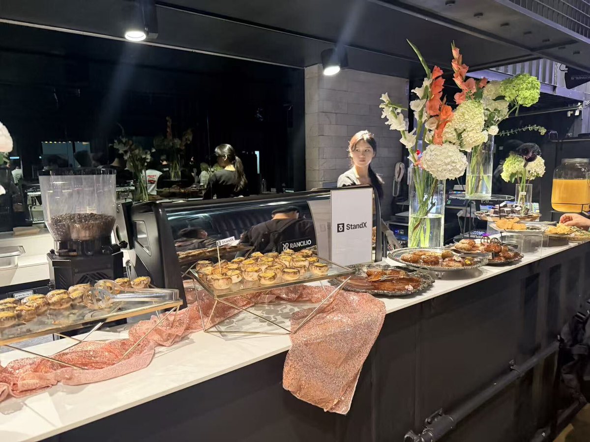 StandX_Official's tweet photo. Big thanks to @071_labs for hosting PERPDEX NIGHT in Seoul!

Great to share the stage with @risechain and @TurboFlow_xyz, and even better to see so many traders and community members getting involved in the live battles and challenges.

Thanks to everyone who joined us. Safe to say StandX is long Korea 🇰🇷