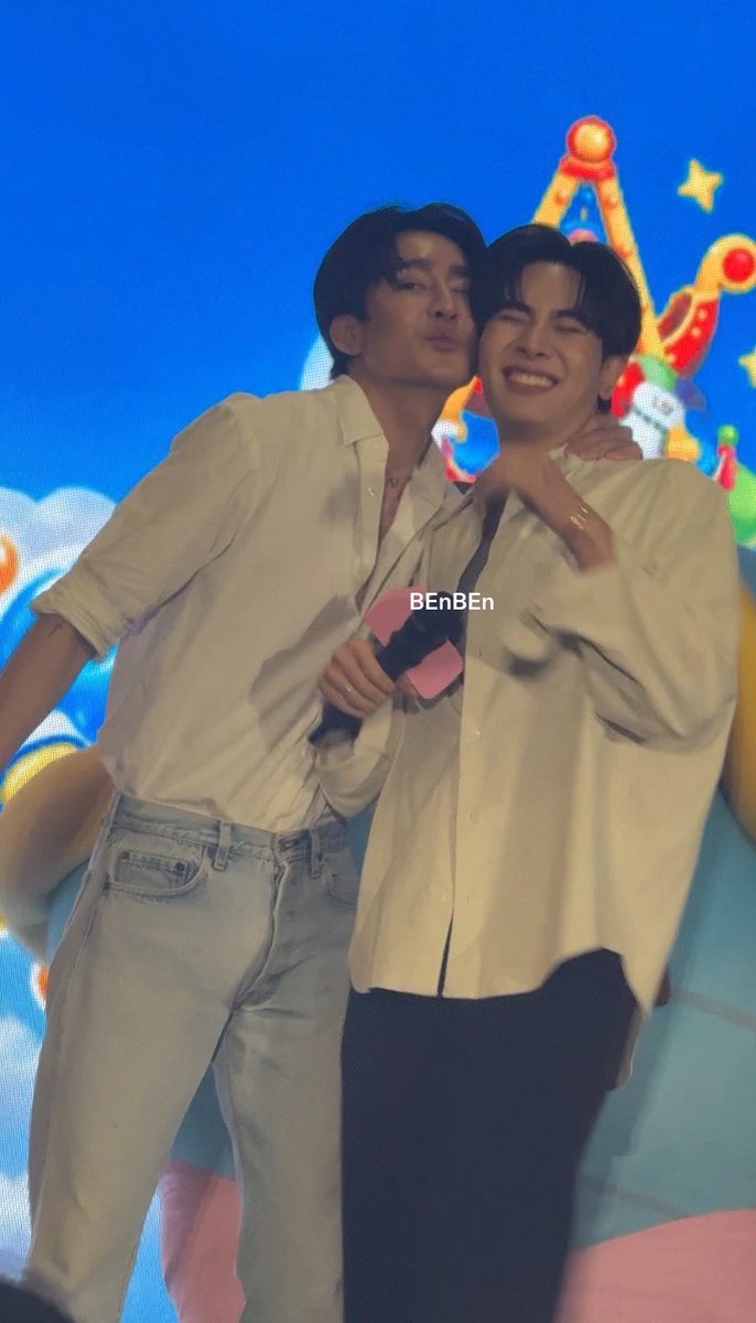 benten240940's tweet photo. 3 จุ้บ ฟินกันถ้วนหน้าเลยคั๊บบบ 🤭🤭🤭🤭

EARTHMIX STW HAPPY FAMILY                   #GMMTVFANIVAL2026HappyFamilyxEM 
#เอิร์ทมิกซ์ : #EarthMix https://t.co/5PqSUsHdFg