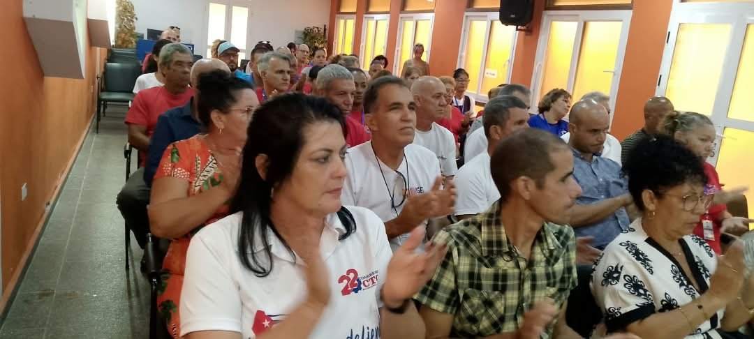 ServiMediCSS's tweet photo. Comienza en #SanctiSpíritusEnMarcha acto de inicio a la Jornada del Innovador.
#PorCubaJuntosCreamos https://t.co/r263zmMcC2
