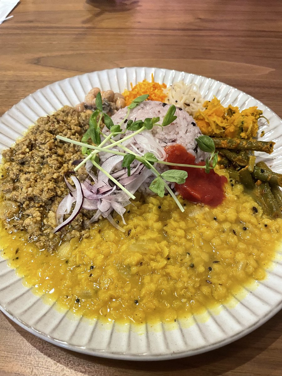manateeee1204's tweet photo. 虹の仏、ランチで初めて入れた！
初めて味わう感じの美味しいカレーでお店の雰囲気もとてもよかった😄 https://t.co/YT4lTx9Y0k
