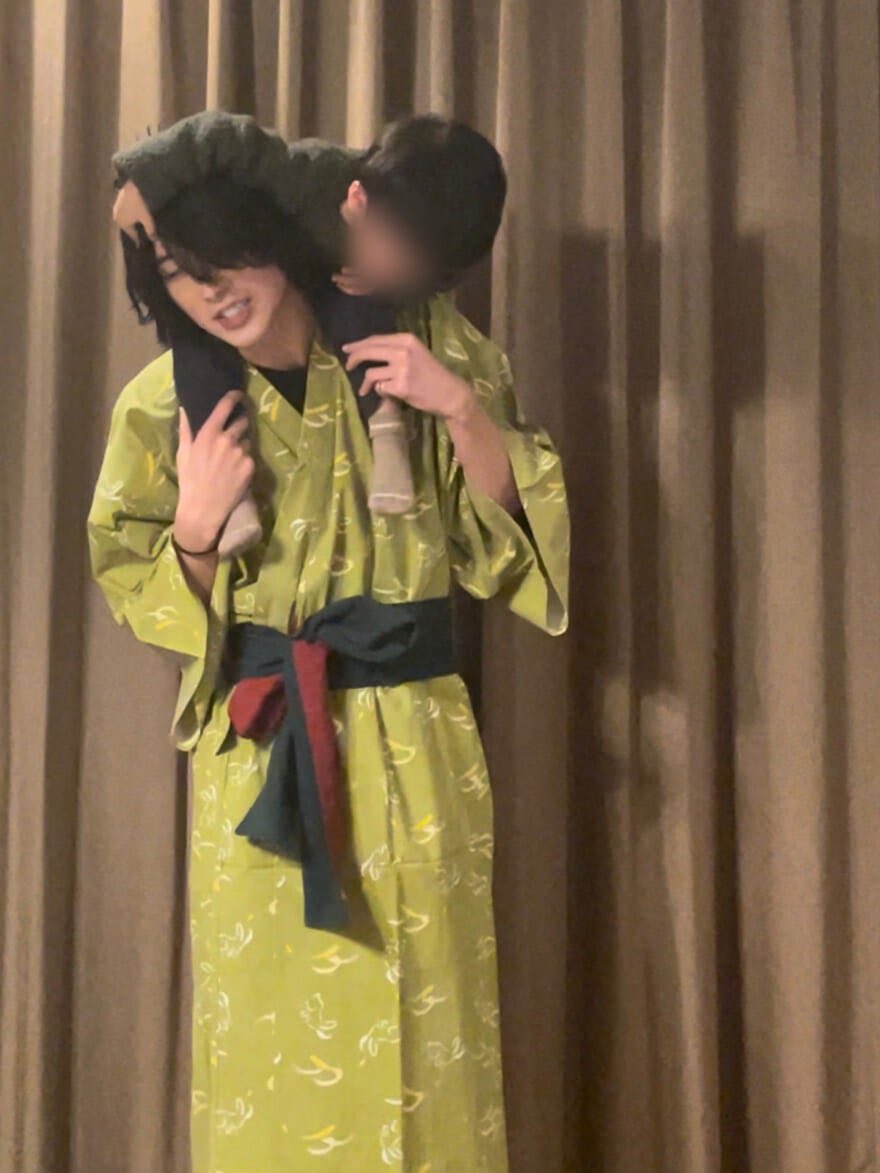 ciooo531's tweet photo. 四坂亮翔さんの「おねえさんゆび」の件

本当に素で言ってたとしたら、それはそれで保護案件で一生守る🥺💕って感じなのですが、
これ…弟(17個下)と話すときに使ってるから言ってしまったのパターンだとしたらドカメロお兄さんすぎて全私が惚れる🤦🏻‍♀️💘

#陽キャ集団
#四坂亮翔 https://t.co/axRFMZbWVK