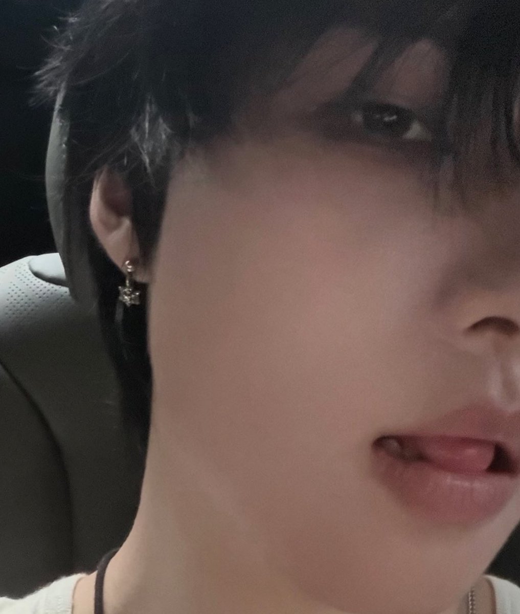 junghoon_fangs's tweet photo. https://t.co/HPKcXaW5dR