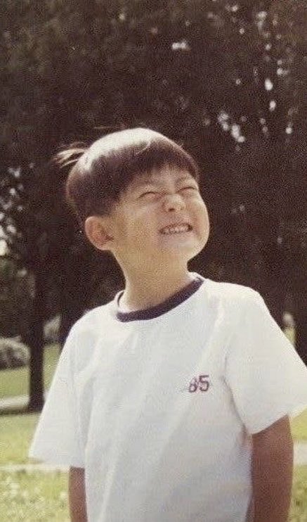 odengiidengii's tweet photo. 군머 다녀와서 휀걸들에게
배까고드러눕는 어떤남자를보니 .. ...
저때 재현님은 막 전생같고.. , ,, 
그티만 ㅋㅋ .. 
웃는거보면 우리집꿀냥이가 맞음이 .. ... 
,, , https://t.co/ZvP9Q8uwCS