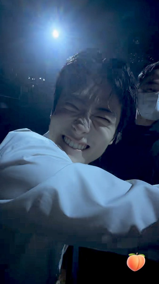 odengiidengii's tweet photo. 군머 다녀와서 휀걸들에게
배까고드러눕는 어떤남자를보니 .. ...
저때 재현님은 막 전생같고.. , ,, 
그티만 ㅋㅋ .. 
웃는거보면 우리집꿀냥이가 맞음이 .. ... 
,, , https://t.co/ZvP9Q8uwCS