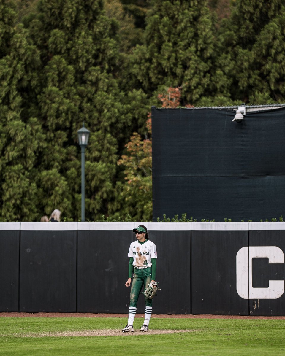 CharlotteSB's tweet photo. Fall Ball Loading… 👀🍂 

Come see us tonight at 6:00 p.m. when we kick off our Fall Ball slate! https://t.co/mtSoIBZY1H
