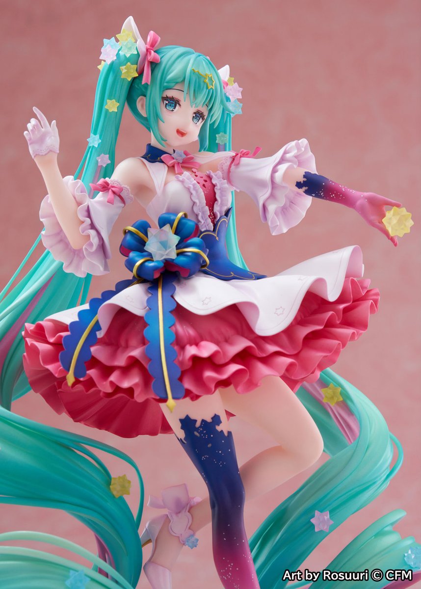DMM_factory's tweet photo. 《🎀フィギュア　再販情報🎀》

#初音ミク のスケールフィギュアが再販予約受付中✨
イラストレーターRosuuri氏の美麗イラストを美しく再現❕

金平糖をイメージした星の小物やふわっと広がるスカートなど、細かい装飾物にも注目の逸品です🌟

▼詳細はこちら
https://t.co/lZsAAmtsUa

#DMMFactory #MIKUEXPO10th