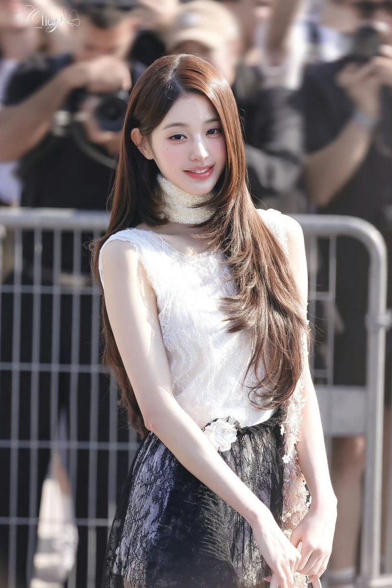 TTlmqi's tweet photo. Jang Wonyoung was born to represent Dior, such breathtaking visuals.

WONYOUNG IN DIOR
#WonyoungDiorSummer27
#JANGWONYOUNG
#WONYOUNG
#DiorSummer27 @Dior https://t.co/BVuI5n9r0r
