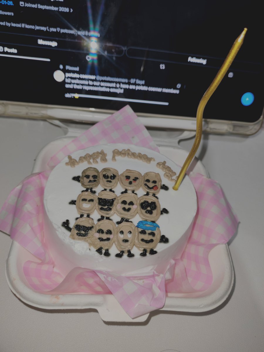 kkyulovezone's tweet photo. happy 1st motmot, my potato coerners :) <3 @potatocoerners 

#potatocoernerday #potcoerday 🫂🫶🏻

ps. save the best for last kasi ako kaya late
pps. sorry for my sulat, it was rushed ok . https://t.co/8ZjX0LecXt