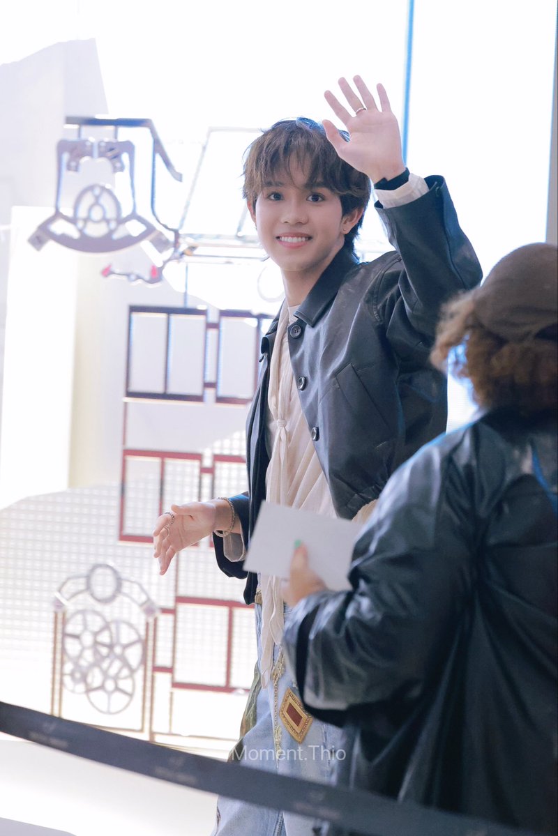 MomentThio's tweet photo. 😗🥰

THI-O IN ART SPACE

#BAZAARART2026xNexT1DE_THIO
#THIO #THIOTHAMM
#NEXTIDE_THIO #ไทโอ https://t.co/MyEVXr5Zfm