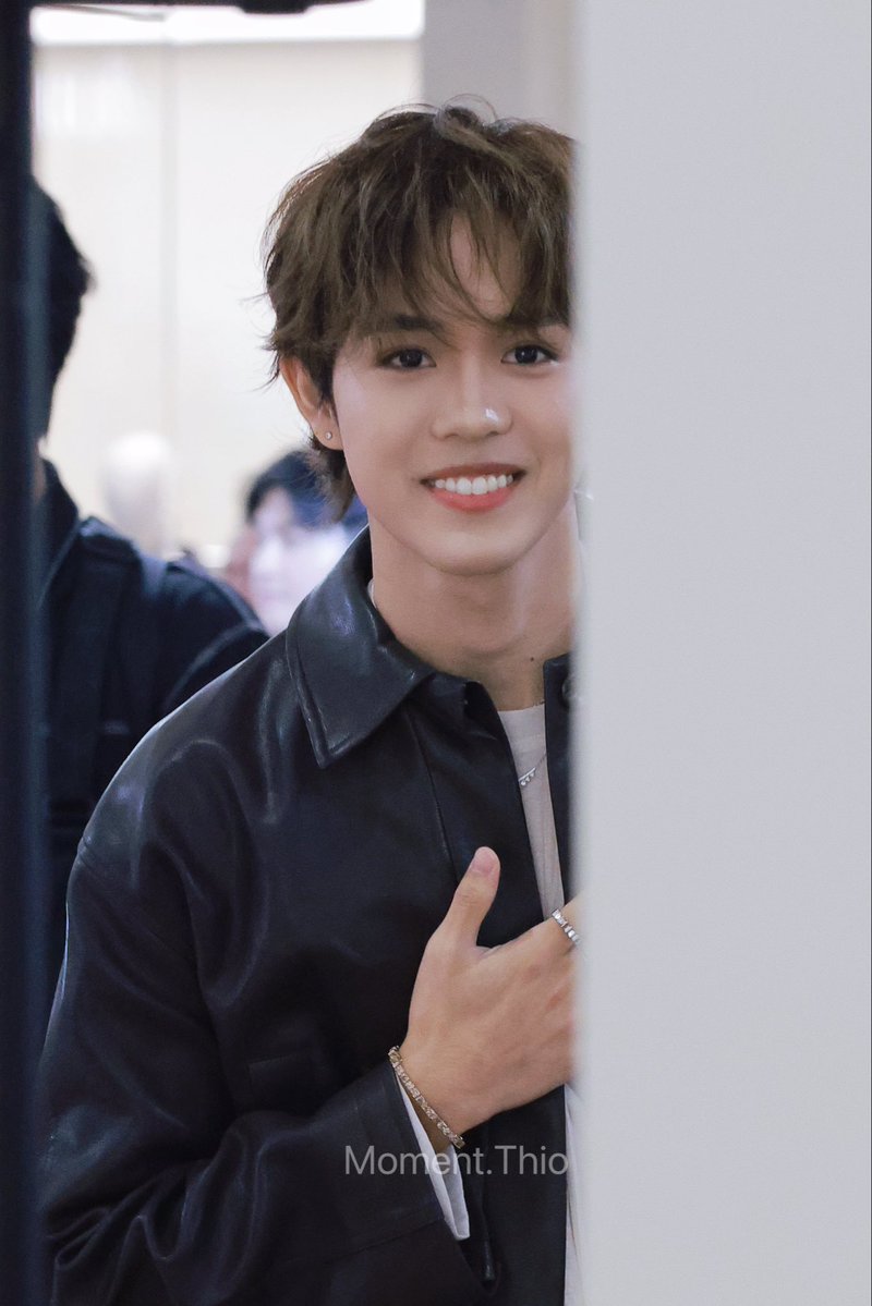 MomentThio's tweet photo. 😗🥰

THI-O IN ART SPACE

#BAZAARART2026xNexT1DE_THIO
#THIO #THIOTHAMM
#NEXTIDE_THIO #ไทโอ https://t.co/MyEVXr5Zfm