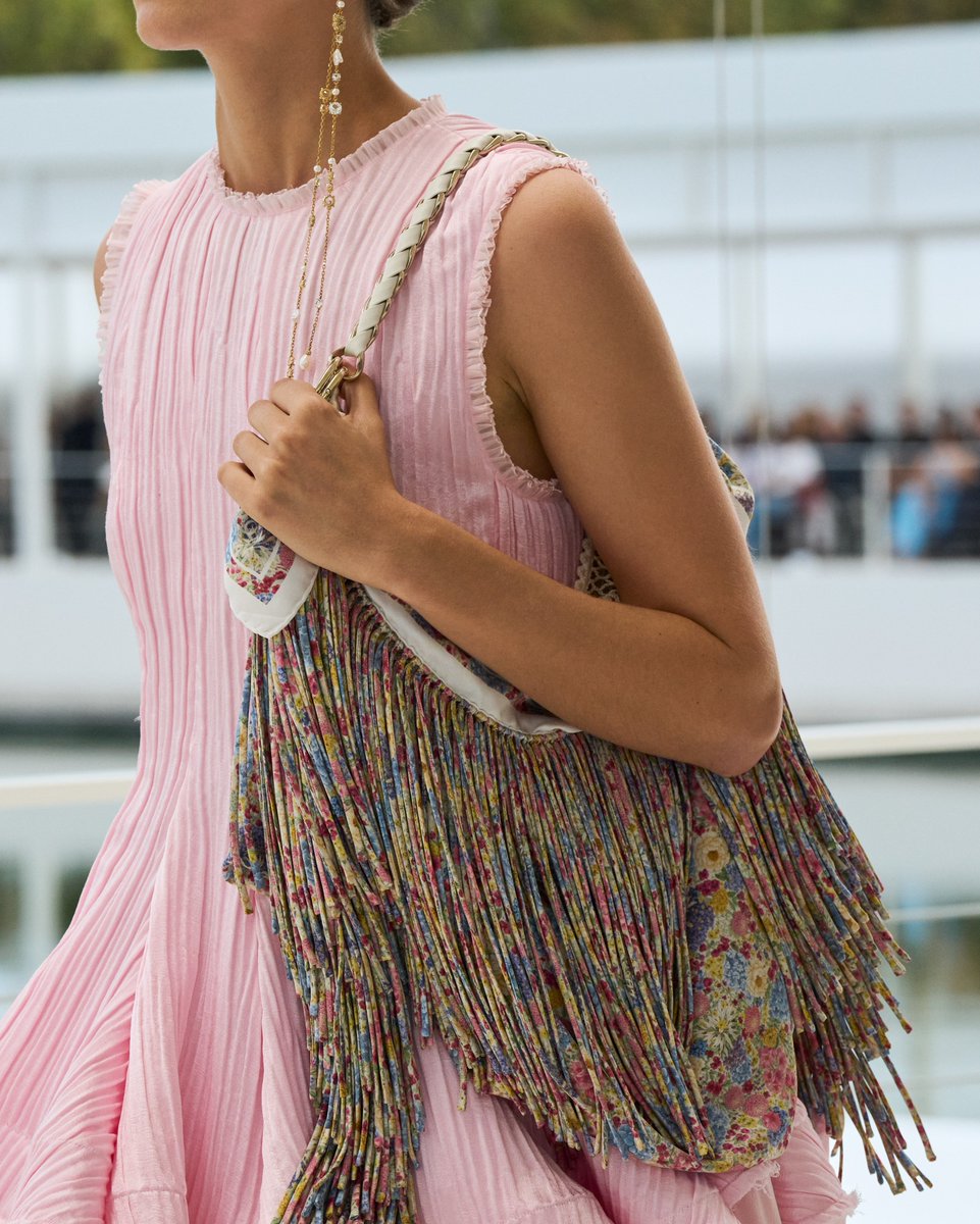 Dior's tweet photo. Look 25 from the Dior Summer 2027 Women’s show.

https://t.co/8enQ9WdBNI

#DiorSummer27 https://t.co/EpbIL9ttnv