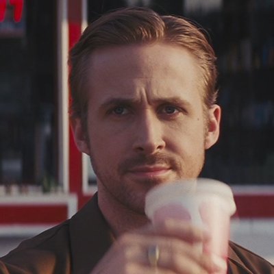 VINYLANDVELVET_'s tweet photo. ( he's not impressed. ) https://t.co/ojZjLsgrda