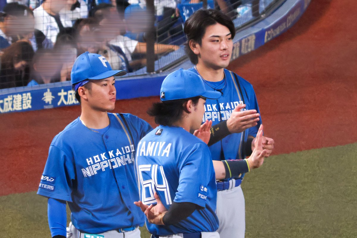 2OOOblueee's tweet photo. ［261001］ZOZOマリンスタジアム
すぐ集まっちゃうみれにあむず≡(⊃ᴖ⩊ᴖ)⊃
#lovefighters #万波中正 #水野達稀 
#奈良間大己 #矢澤宏太 #田宮裕涼 #野村佑希 https://t.co/VBiA9vqAyi