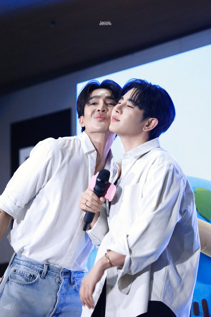 taeniemenow's tweet photo. จุ่มแก้มแรร์ไอเท็ม 💘

EARTHMIX STW HAPPY FAMILY #เอิร์ทมิกซ์ 
#GMMTVFANIVAL2026HappyFamilyxEM https://t.co/IlXelGfeSY