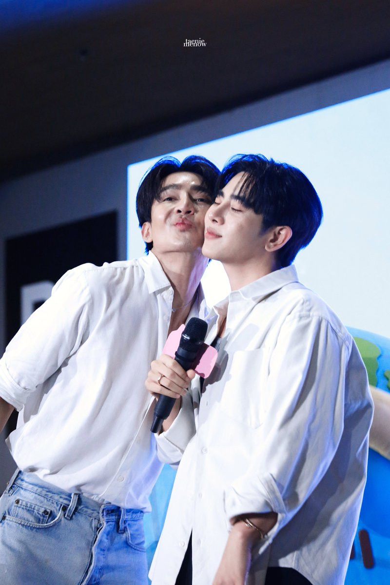 taeniemenow's tweet photo. จุ่มแก้มแรร์ไอเท็ม 💘

EARTHMIX STW HAPPY FAMILY #เอิร์ทมิกซ์ 
#GMMTVFANIVAL2026HappyFamilyxEM https://t.co/IlXelGfeSY