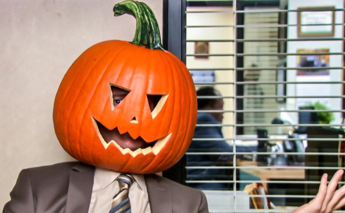 HubSpot's tweet photo. the marketing team the second the calendar says October https://t.co/nayRSdVEBt